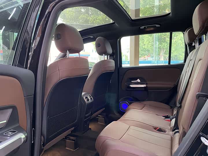 Фото 8 - Mercedes-Benz GLB-Class