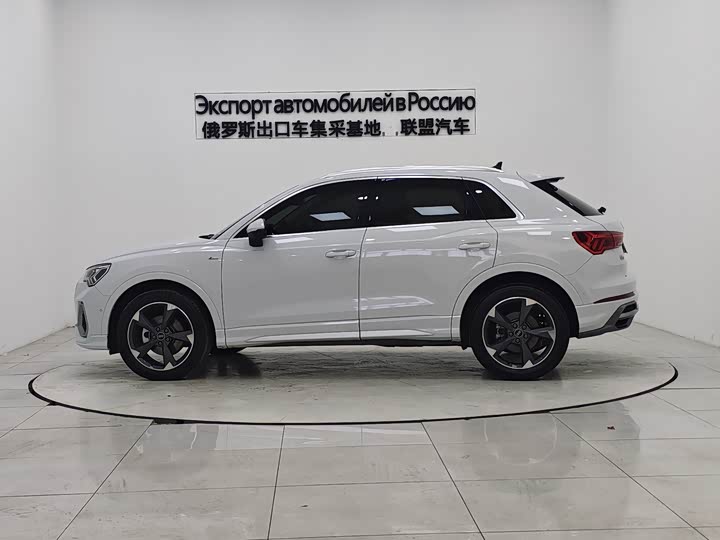 Фото 4 - Audi Q3