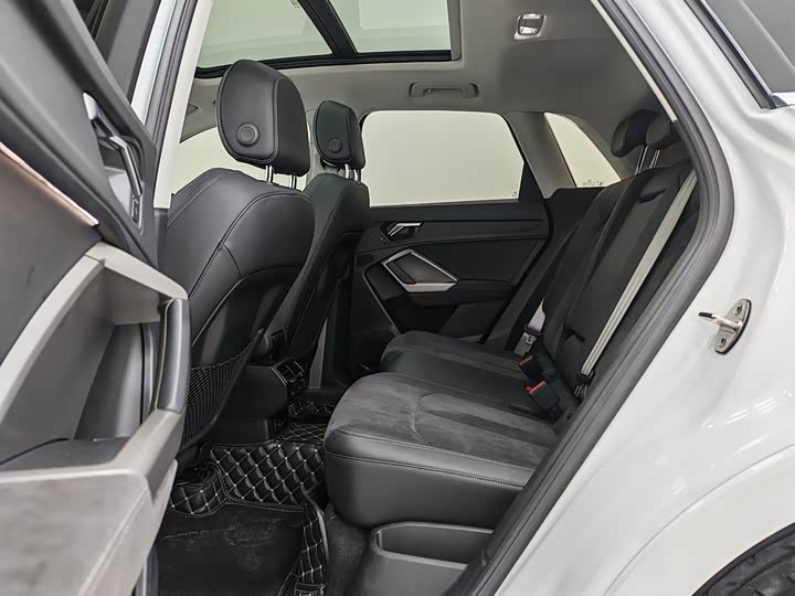 Фото 8 - Audi Q3