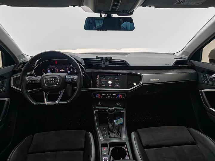 Фото 9 - Audi Q3