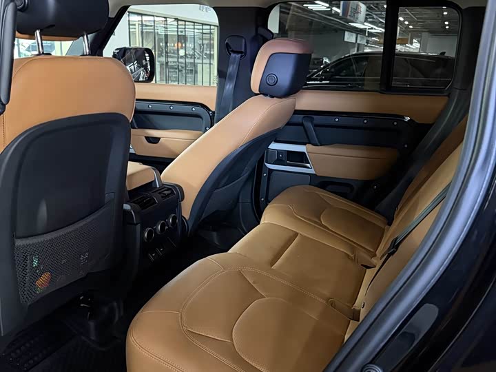 Фото 8 - Land Rover Defender