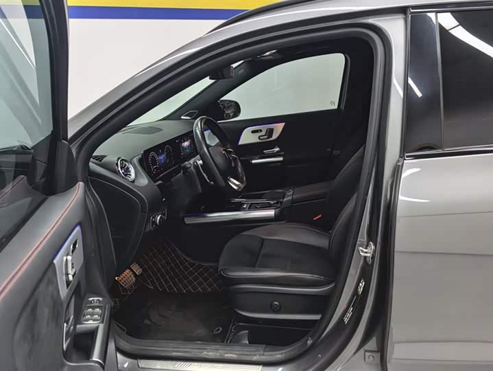 Фото 9 - Mercedes-Benz GLA-Class AMG