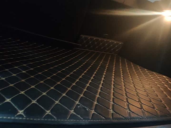 Фото 4 - Geely Atlas