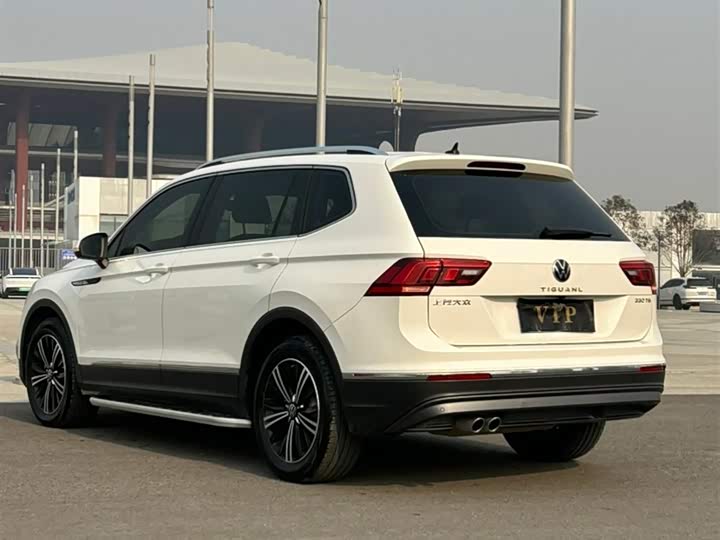 Фото 7 - Volkswagen Tiguan L Pro