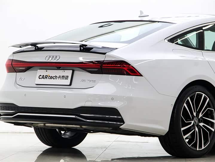 Фото 8 - Audi A7