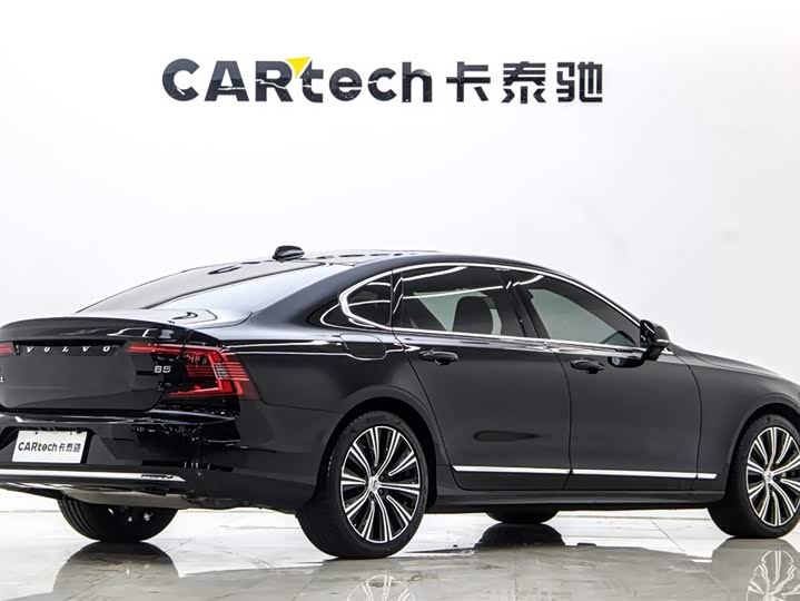 Фото 4 - Volvo S90
