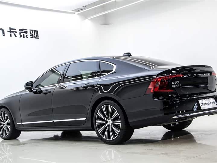 Фото 6 - Volvo S90