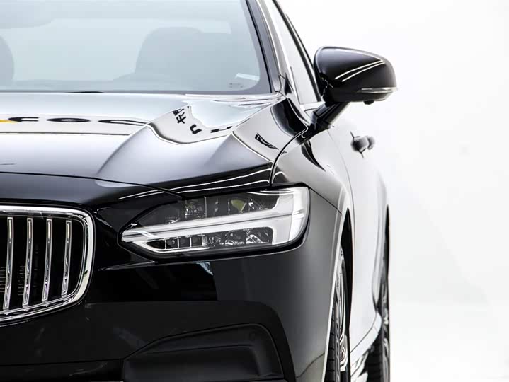 Фото 9 - Volvo S90