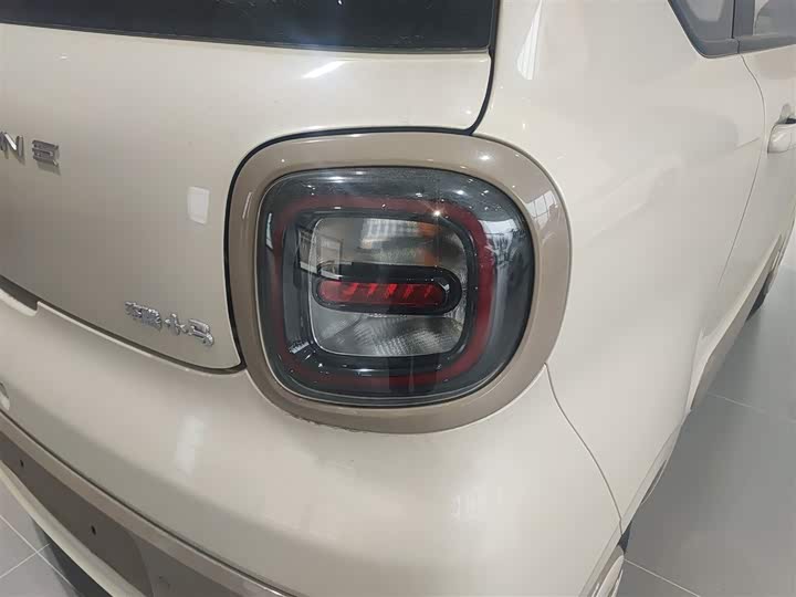 Фото 8 - Bestune Pony