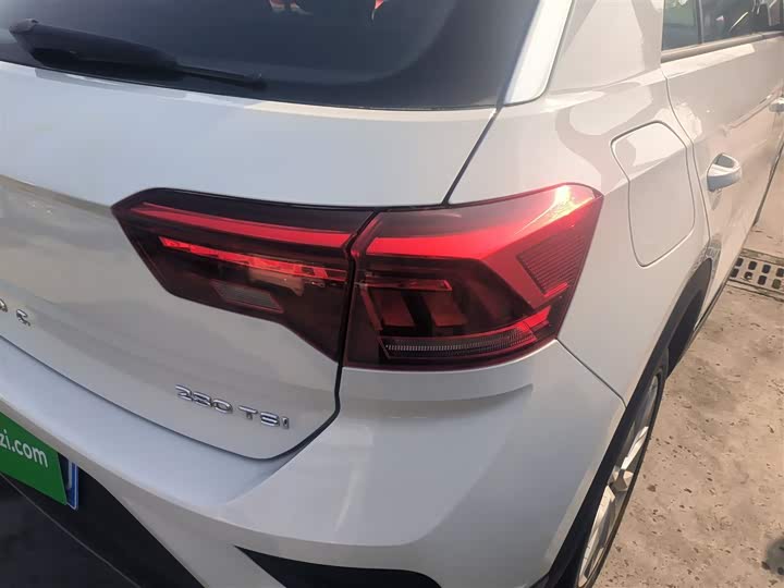 Фото 8 - Volkswagen T-Roc