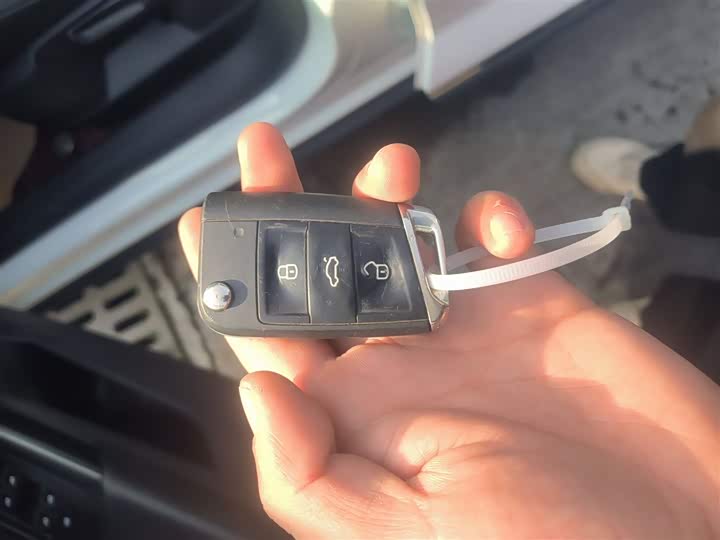 Фото 9 - Volkswagen T-Roc