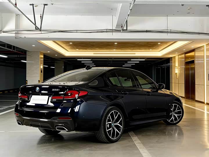 Фото 3 - BMW 5 Series