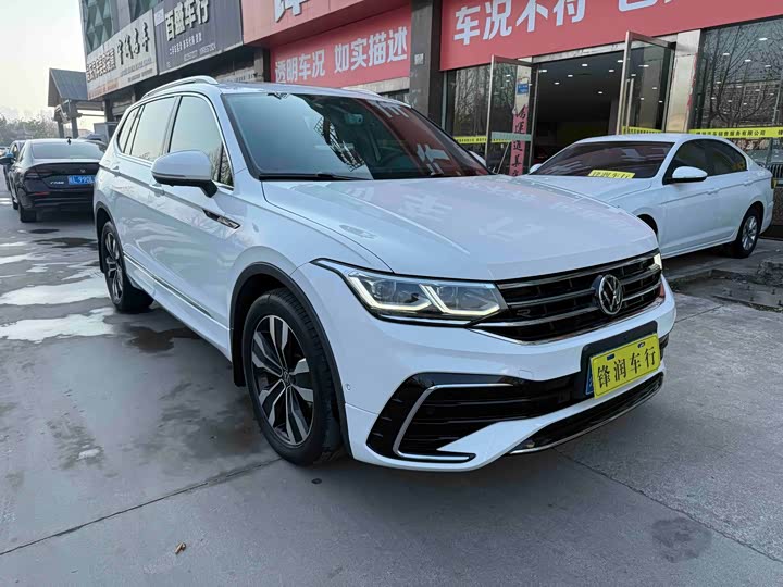 Фото 3 - Volkswagen Tiguan L Pro