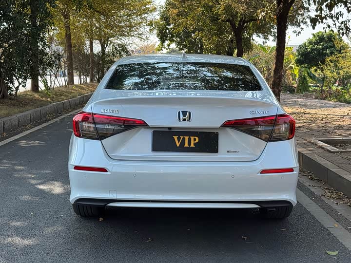 Фото 3 - Honda Civic