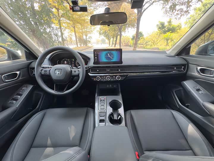 Фото 8 - Honda Civic