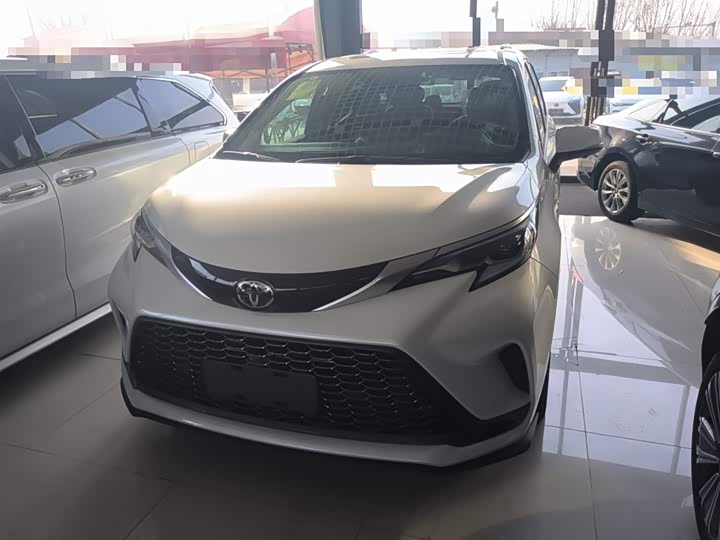 Фото 2 - Toyota Granvia