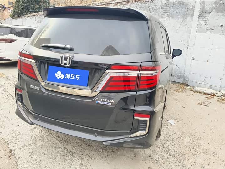 Фото 3 - Honda Elysion