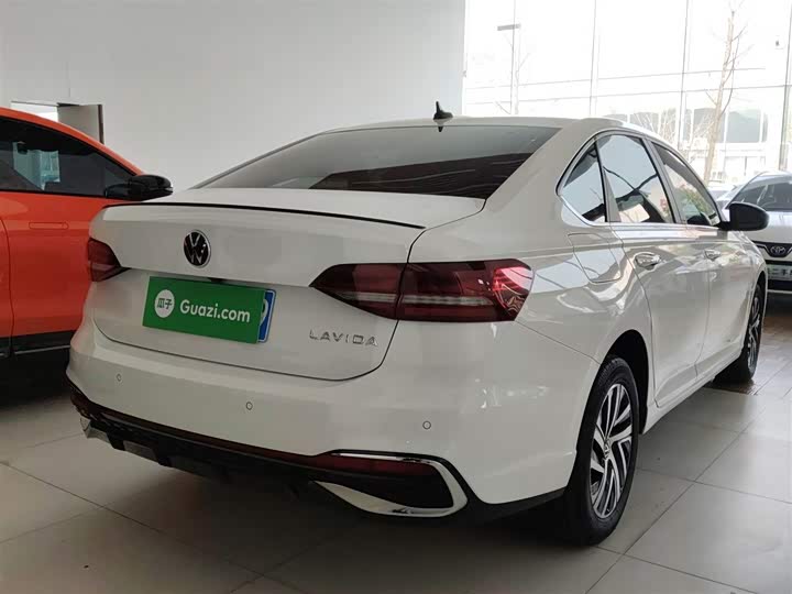 Фото 7 - Volkswagen Lavida