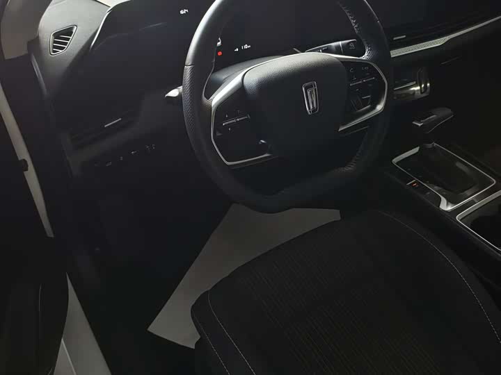 Фото 4 - Bestune B70