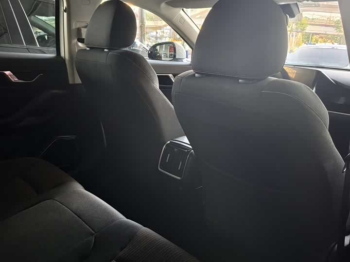 Фото 9 - Bestune B70