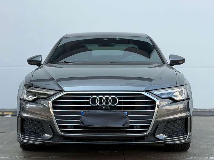 Фото 1 - Audi A6L