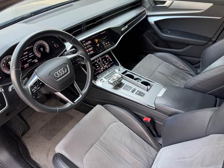 Фото 4 - Audi A6L
