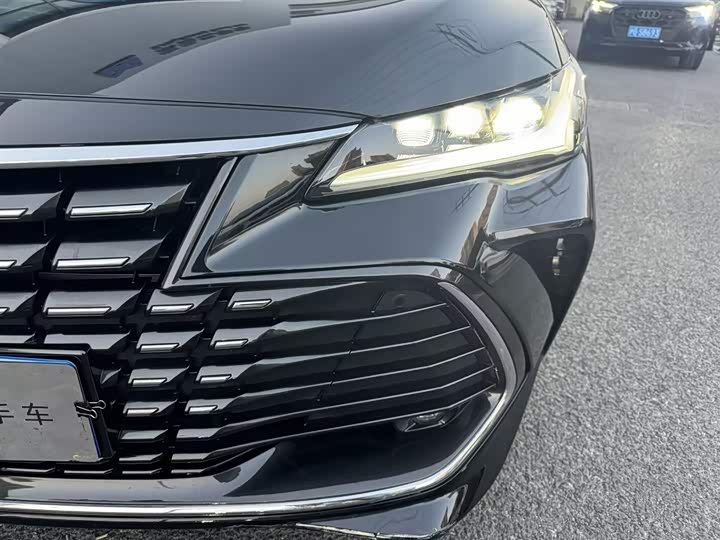 Фото 3 - Toyota Avalon