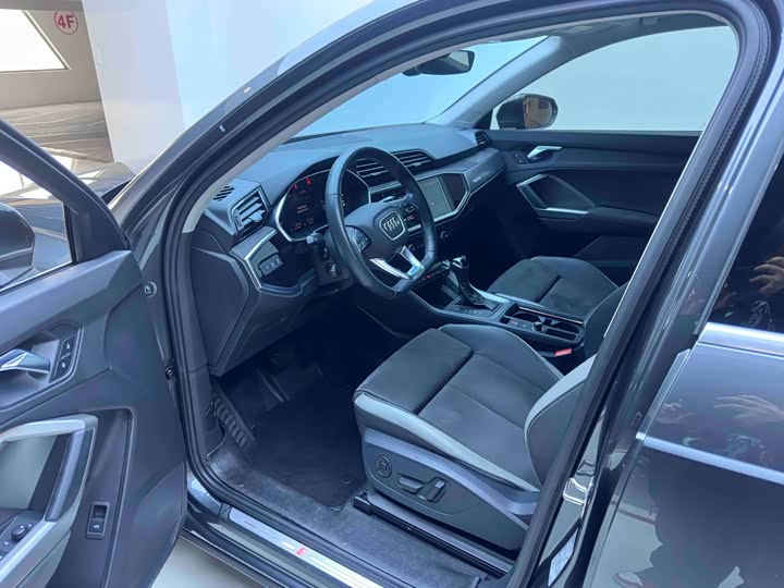 Фото 9 - Audi Q3