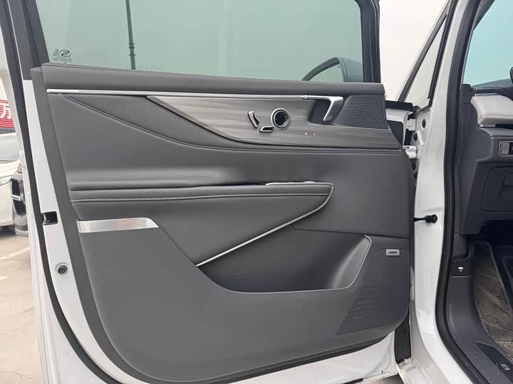 Фото 8 - Buick GL8 ES