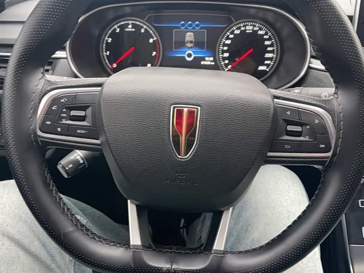 Фото 4 - Hongqi H5