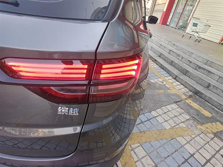 Фото 8 - Geely Coolray