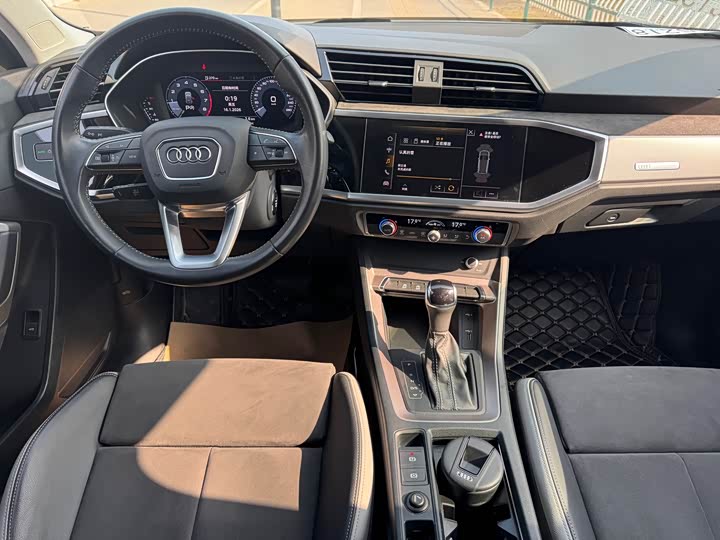 Фото 4 - Audi Q3
