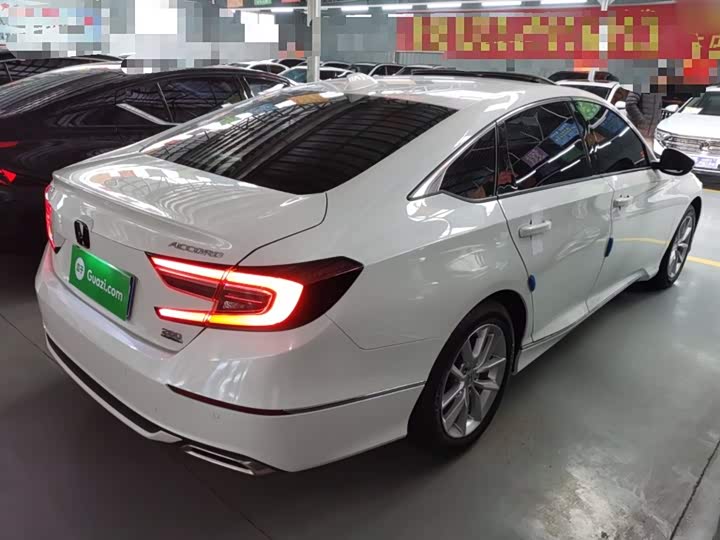 Фото 7 - Honda Accord