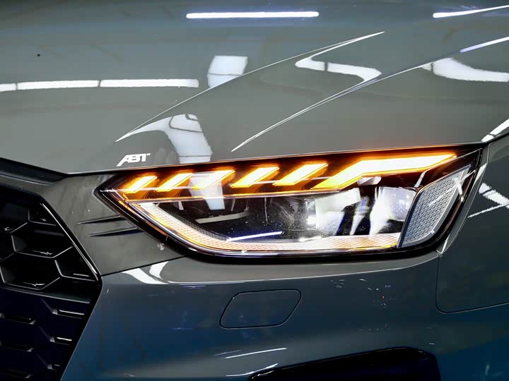 Фото 4 - Audi S4