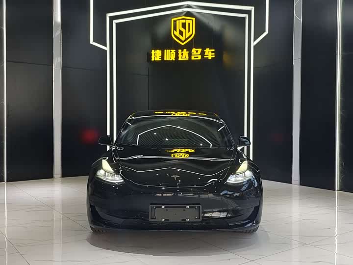 Фото 2 - Tesla Model 3