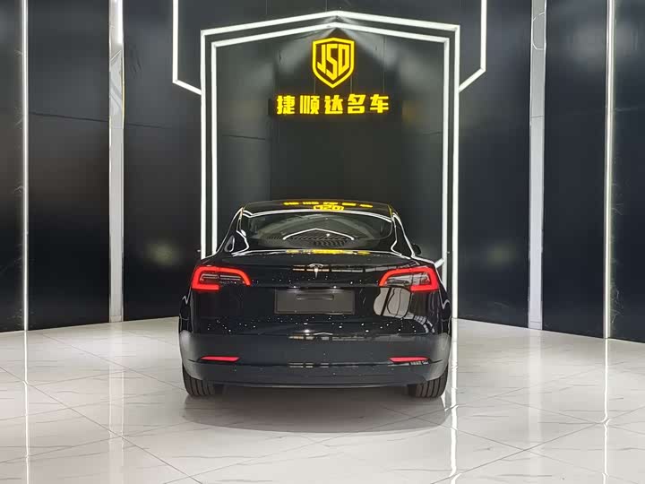 Фото 5 - Tesla Model 3