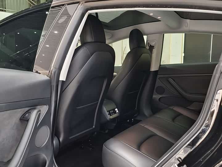 Фото 7 - Tesla Model 3