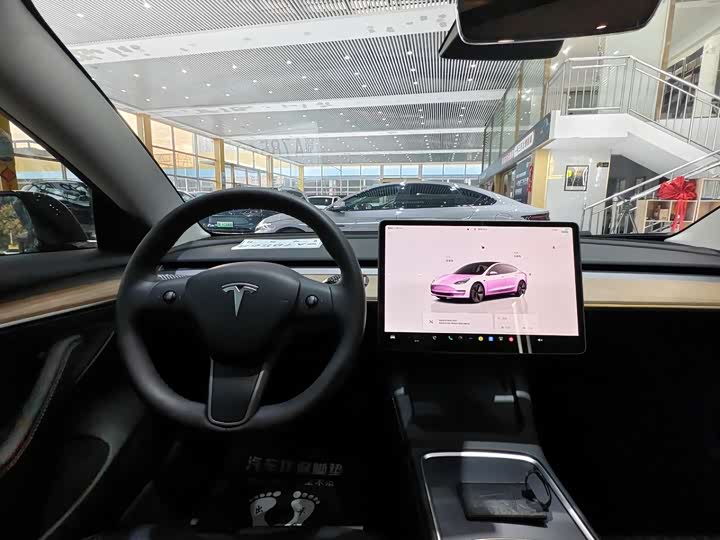 Фото 9 - Tesla Model 3