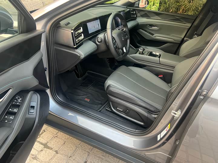 Фото 9 - BYD Qin L