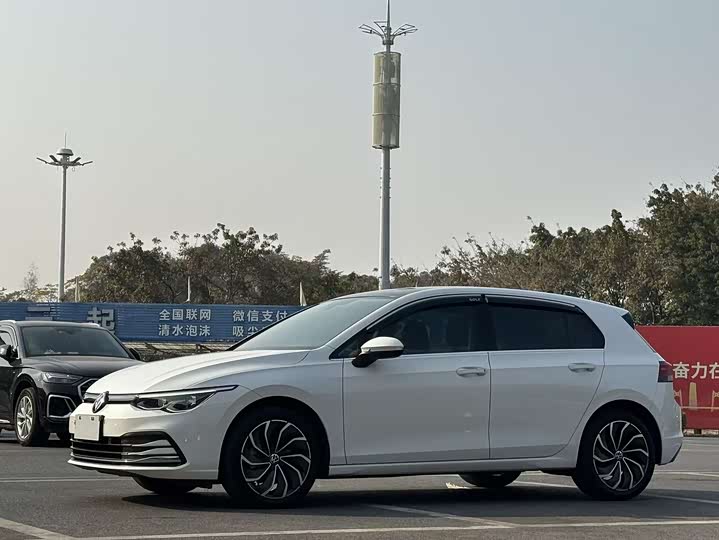 Фото 1 - Volkswagen Golf