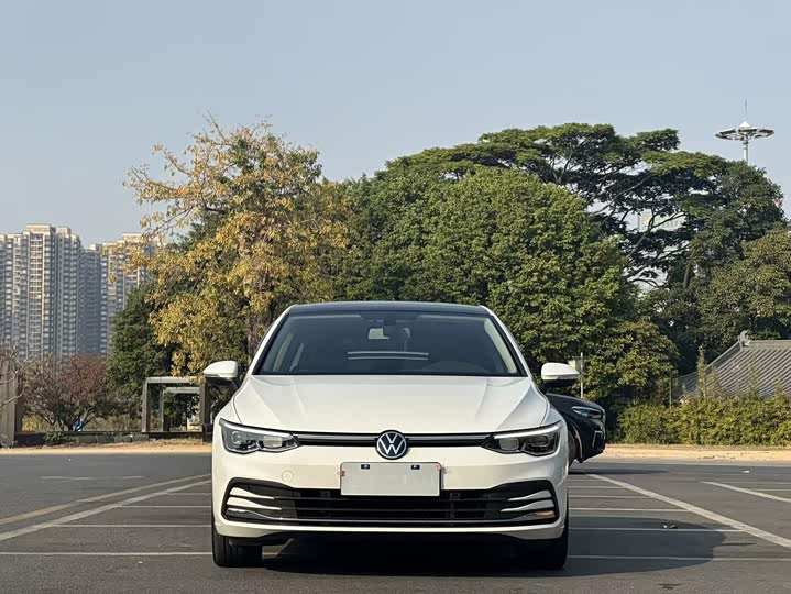 Фото 2 - Volkswagen Golf