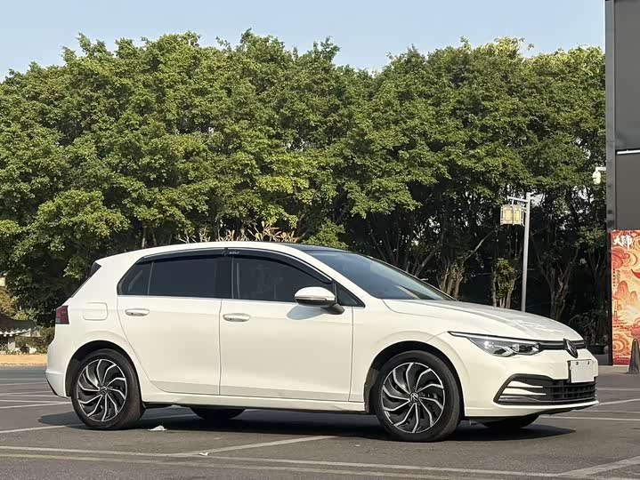 Фото 3 - Volkswagen Golf