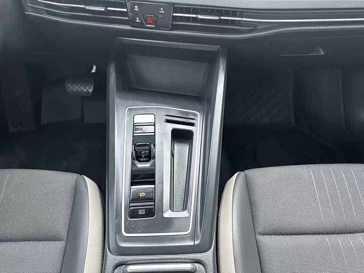 Фото 9 - Volkswagen Golf