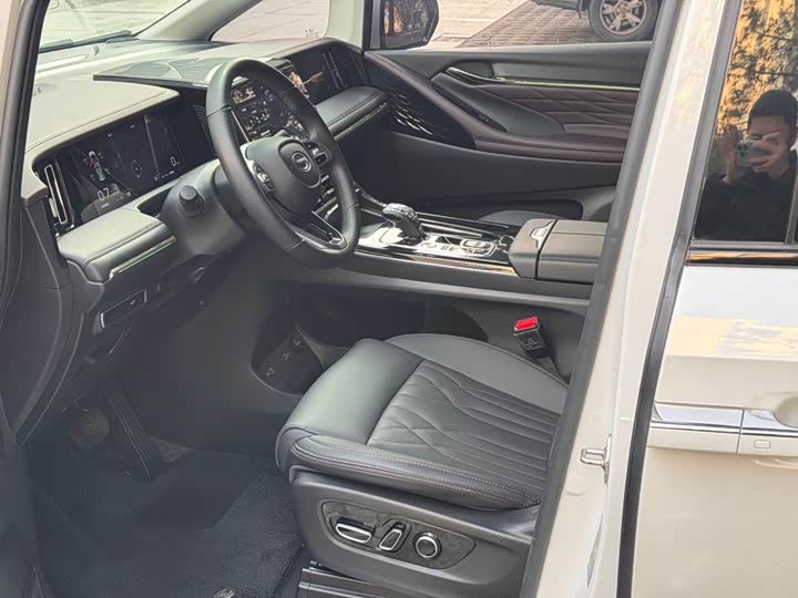 Фото 4 - GAC Trumpchi M8