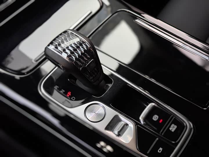 Фото 7 - GAC Trumpchi M8