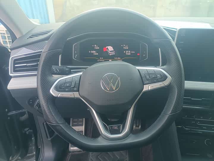 Фото 6 - Volkswagen Tiguan L Pro