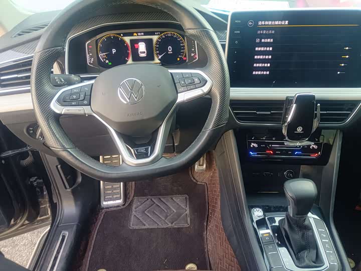 Фото 8 - Volkswagen Tiguan L Pro