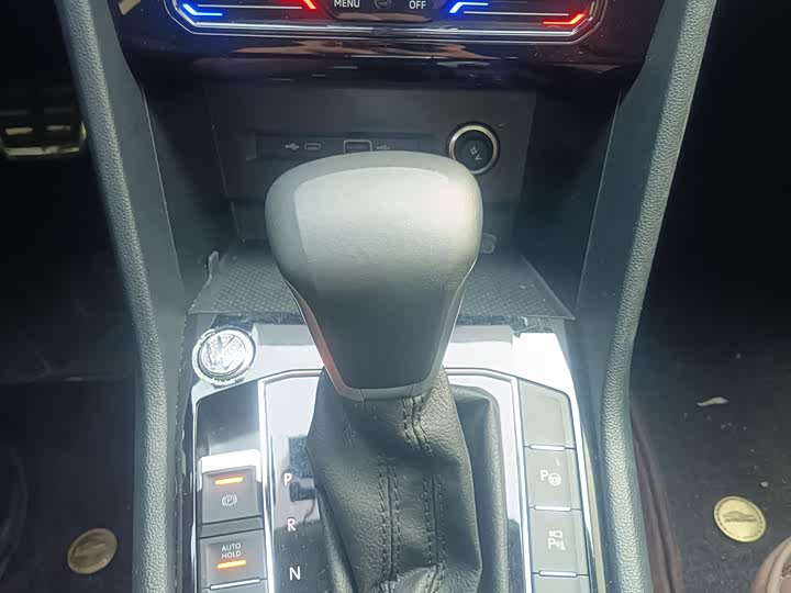 Фото 9 - Volkswagen Tiguan L Pro