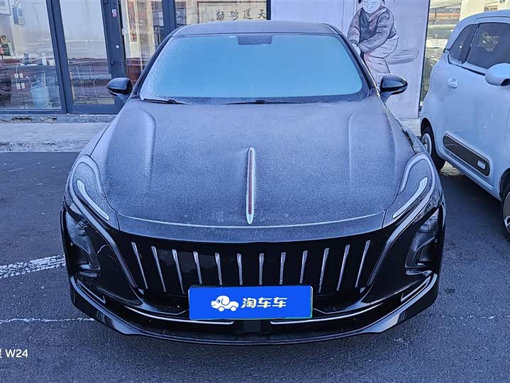 Фото 2 - Hongqi E-QM5