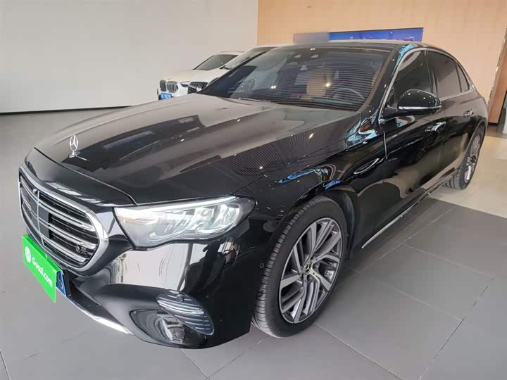 Фото 2 - Mercedes-Benz E-Class